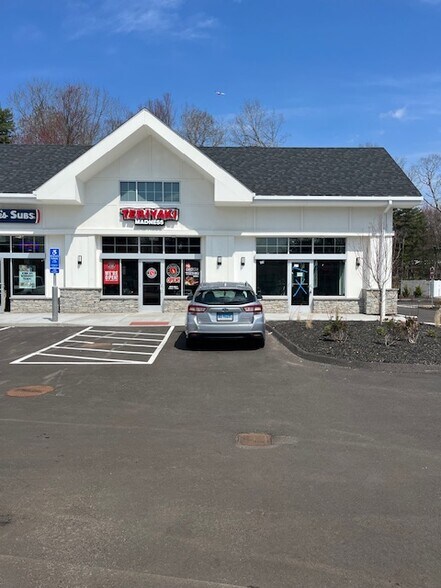 More Photos Of 182-192 W Main St, Avon Freestanding For Lease