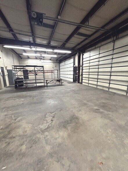 More Photos Of 160 Unionville Rd, Butler Light Distribution For Sale