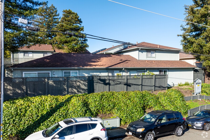 More Photos Of 900 Alvarez Ave, Pinole Apartments For Sale