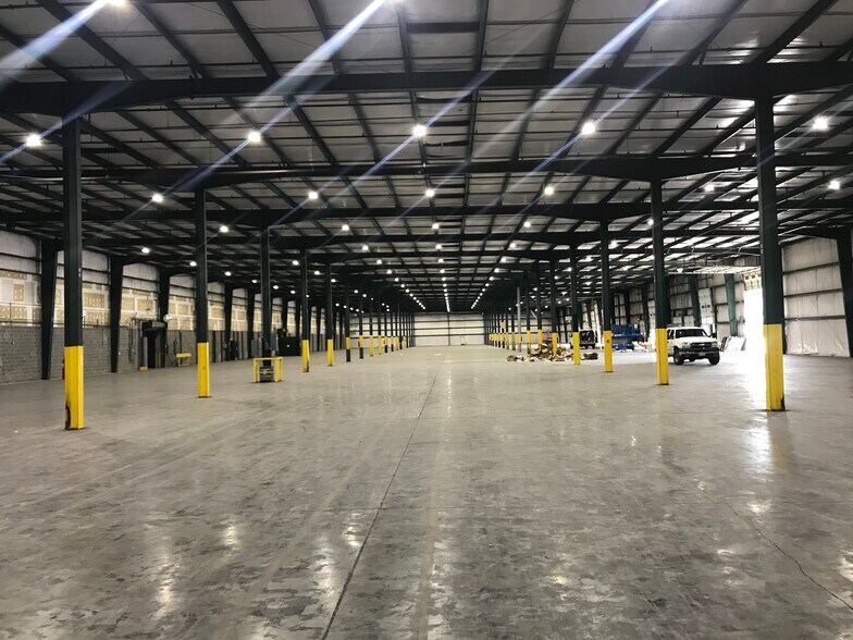 More Photos Of 113 Corporate Dr, Radford Manufacturing For Lease