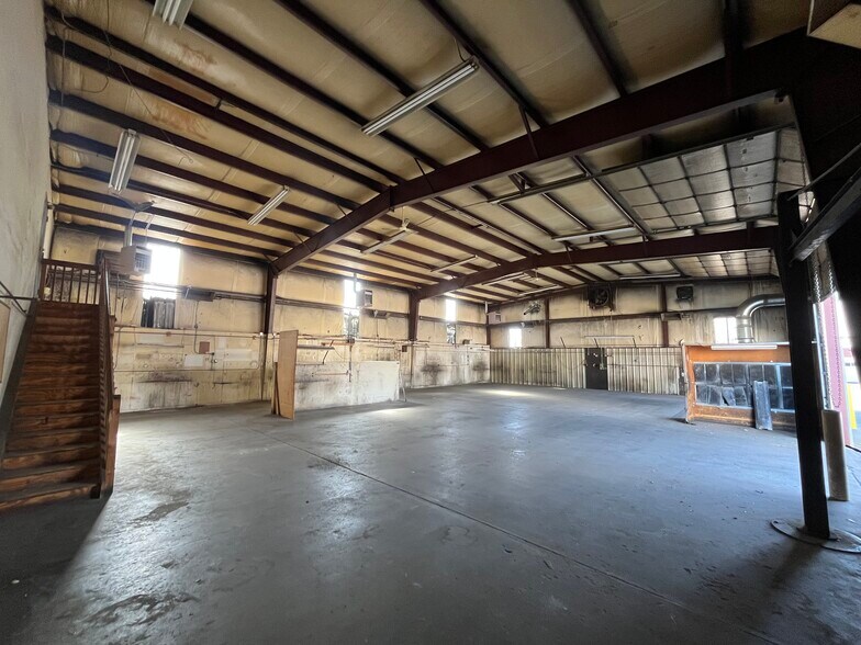 More Photos Of 3434 E 43rd Ave, Denver Service For Lease