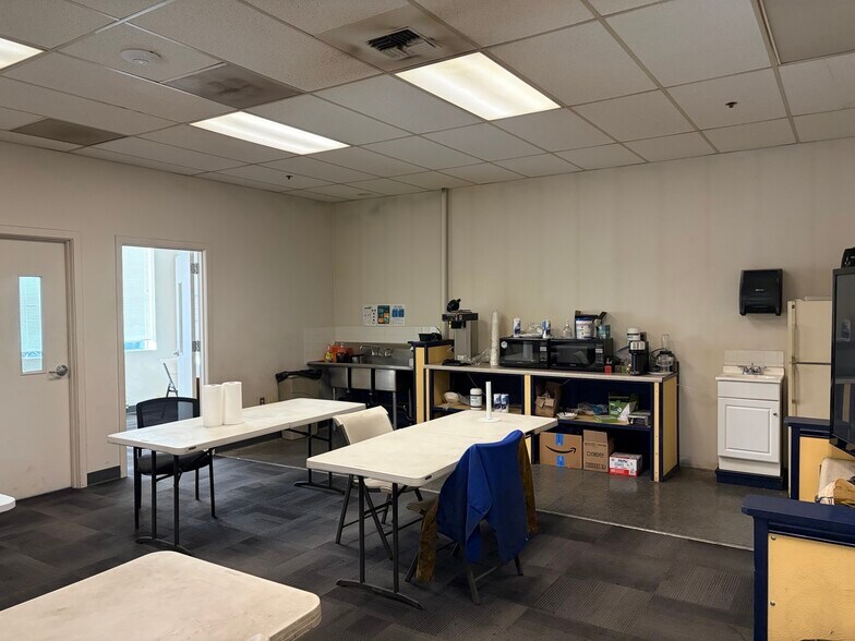 More Photos Of 1601 15th St NW, Auburn Manufacturing For Lease