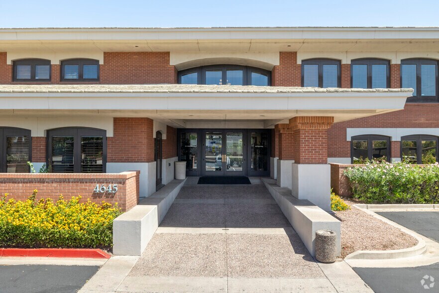 More Photos Of 4645-4647 N 32nd St, Phoenix Office For Sale