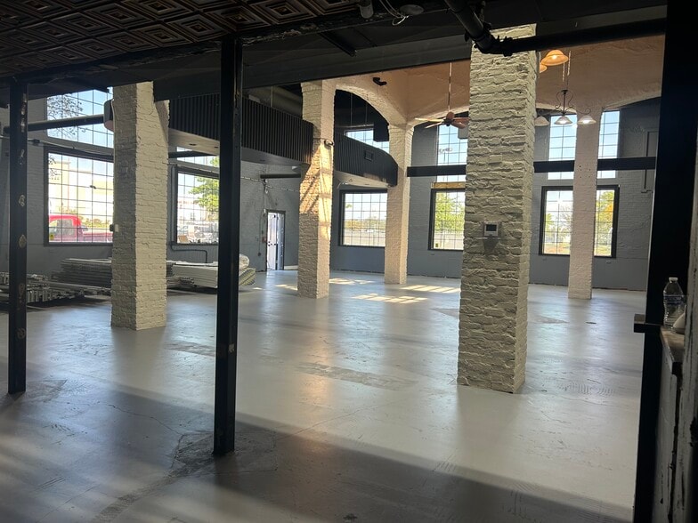 More Photos Of 4501 Woodhaven Rd, Philadelphia Restaurant For Sale