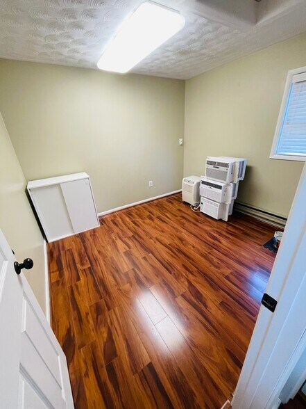 More Photos Of 18 Park Ave, Mount Airy Healthcare For Lease