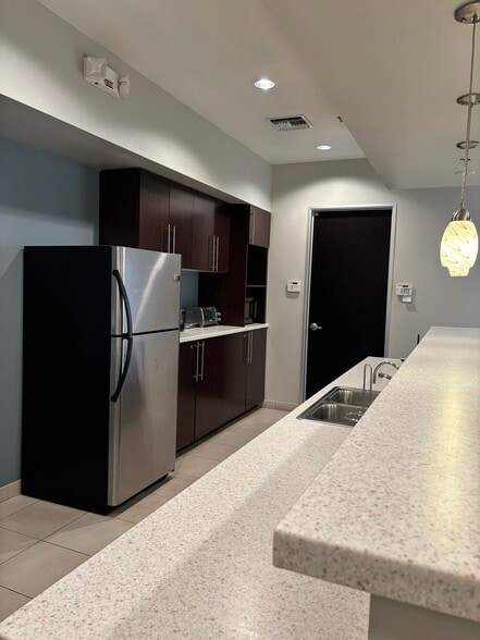 More Photos Of 34406 N 27th Dr, Phoenix Office Residential For Lease