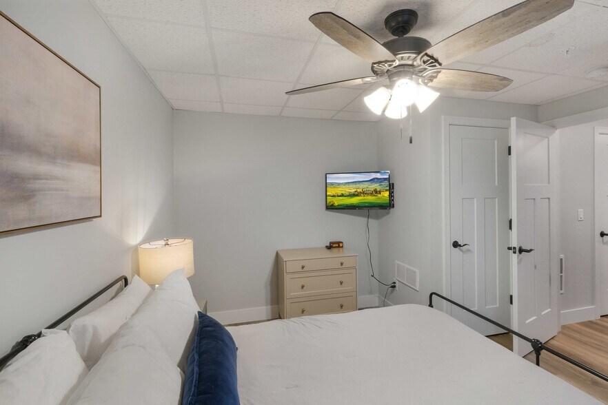 More Photos Of , Ottawa Multifamily For Sale