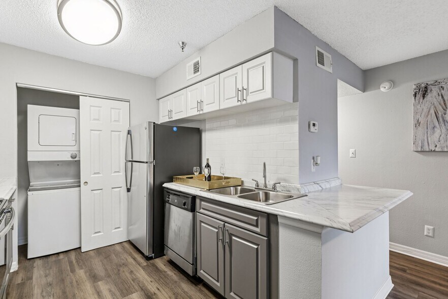 More Photos Of 4610 N Armenia Ave, Tampa Apartments For Sale