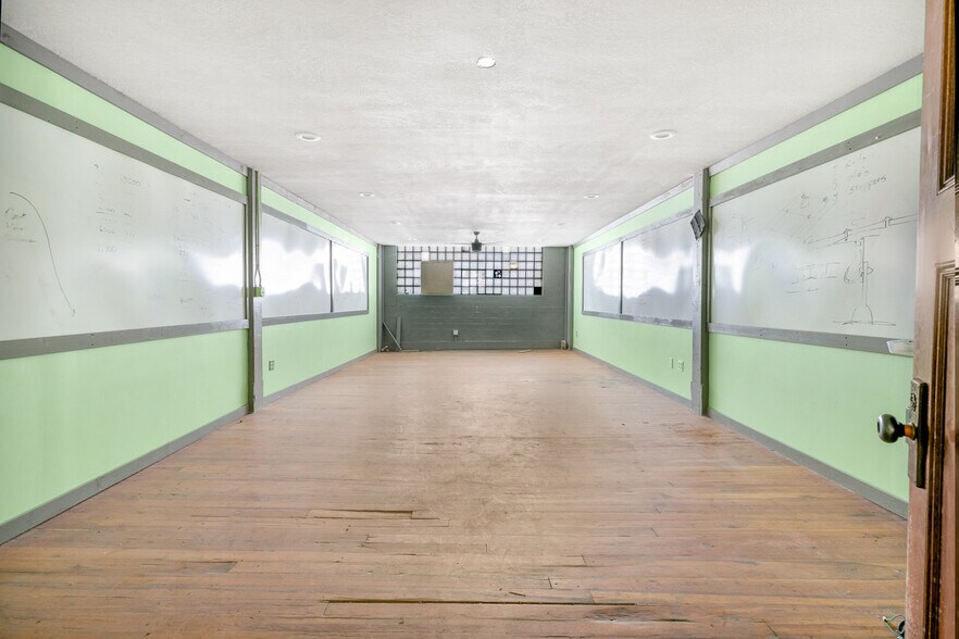 More Photos Of 2301 E 28th St, Chattanooga Manufacturing For Lease