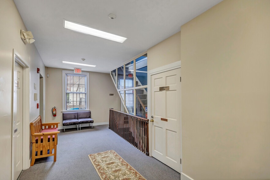 More Photos Of 32 Elm St, New Haven Office Residential For Lease