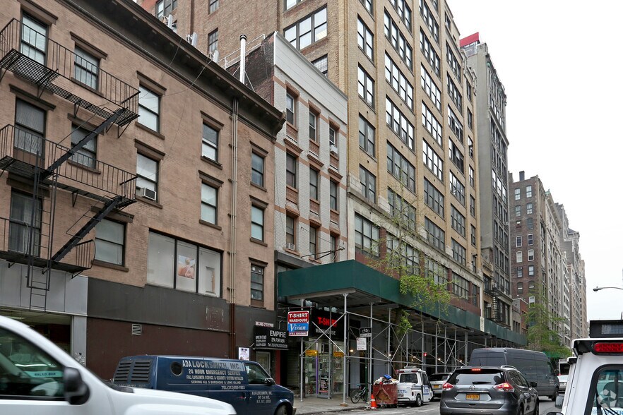 More Photos Of 102 W 29th St, New York Storefront Retail Residential For Lease