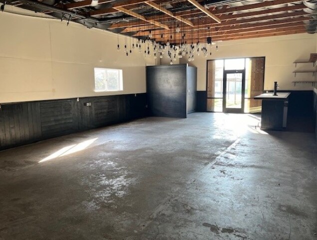 More Photos Of 12345 Pauls Valley Rd, Austin Warehouse For Lease