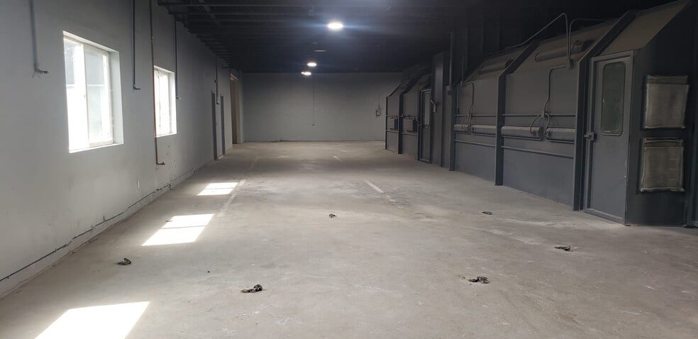 More Photos Of 17721 Sherman Way, Reseda Auto Repair For Sale