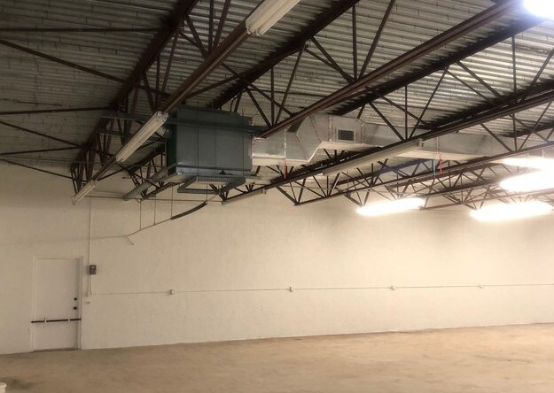 More Photos Of 100 SW 15th St, Fort Lauderdale Warehouse For Lease