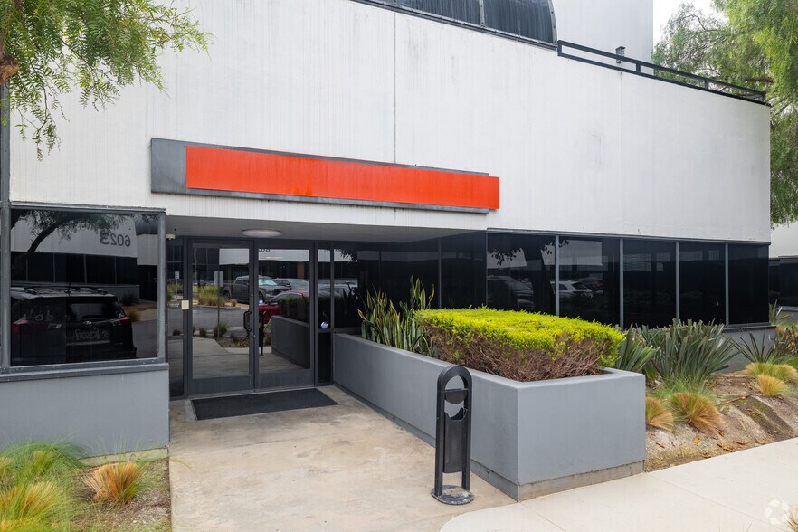 More Photos Of 6059 Bristol Pky, Culver City Office For Lease
