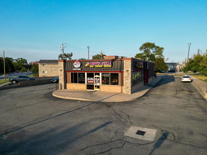 More Photos Of 2630 Oakwood Blvd, Melvindale Fast Food For Lease