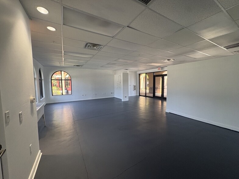 More Photos Of 9681 Gladiolus Dr, Fort Myers Office For Lease