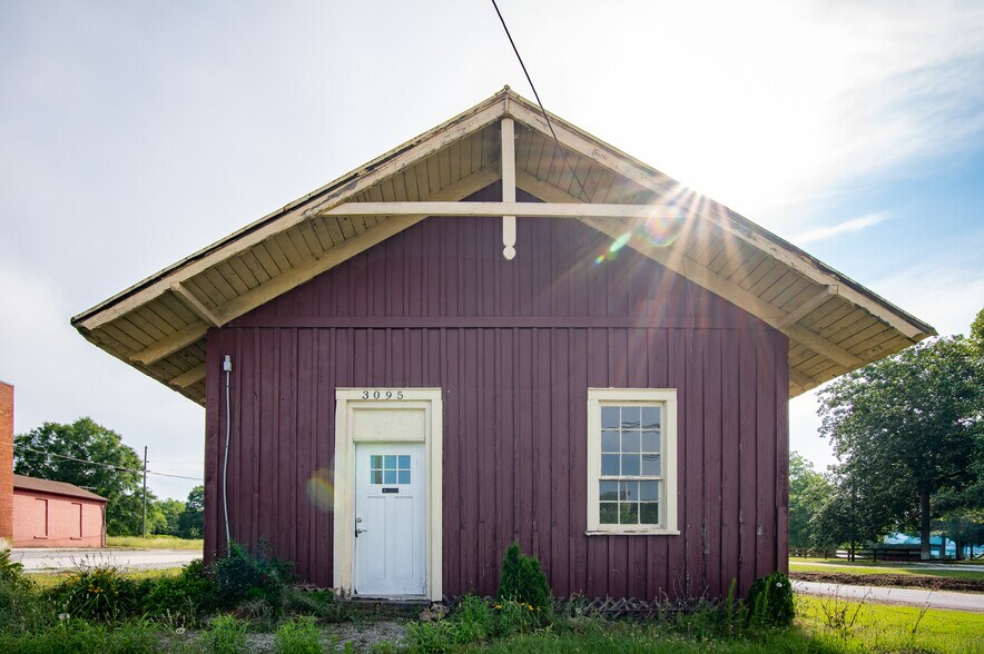 More Photos Of 3095 Highway 11 S, Mansfield Freestanding For Sale