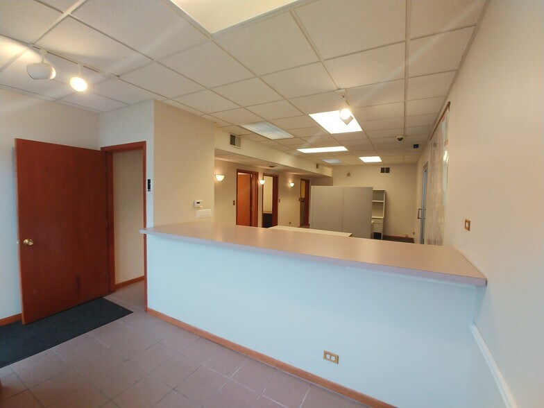 More Photos Of 10448 Kedzie, Chicago Office For Sale
