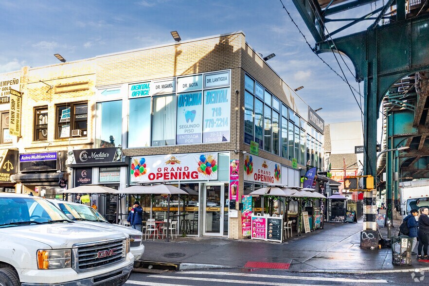 Primary Photo Of 104-01 Roosevelt Ave, Corona Storefront Retail Office For Lease
