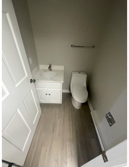 More Photos Of 1336 American Dr, Neenah Loft Creative Space For Lease