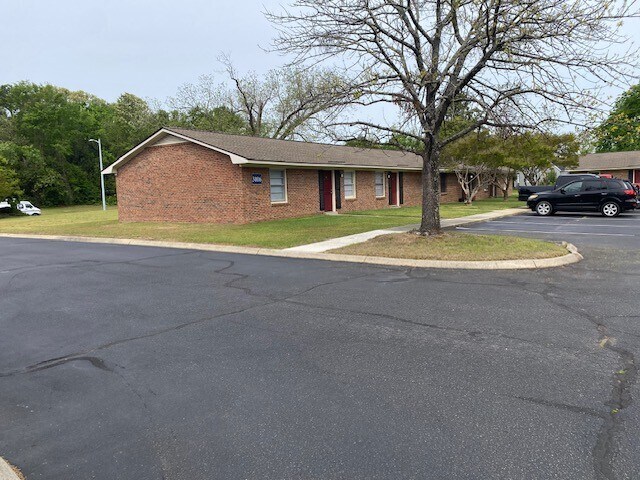 More Photos Of 1133-1144 Berkshire Rd, Fayetteville Apartments For Sale