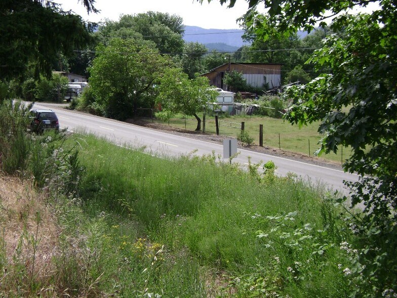More Photos Of 560 Stearns Ln, Oakland Land For Sale