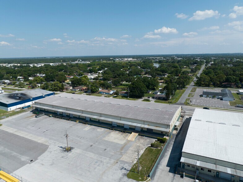 More Photos Of 3010 Maine Ave, Lakeland Manufacturing For Lease