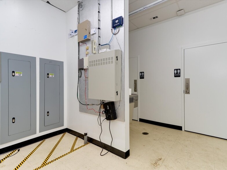 More Photos Of 82 N Kessler Ave, Schulenburg Freestanding For Sale