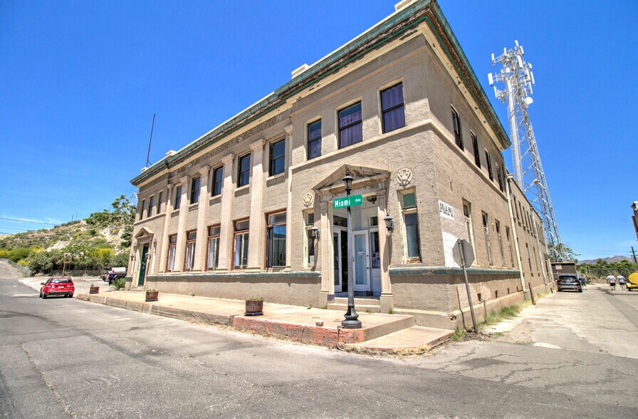 More Photos Of 155 S Miami Ave, Miami Storefront Retail Residential For Sale