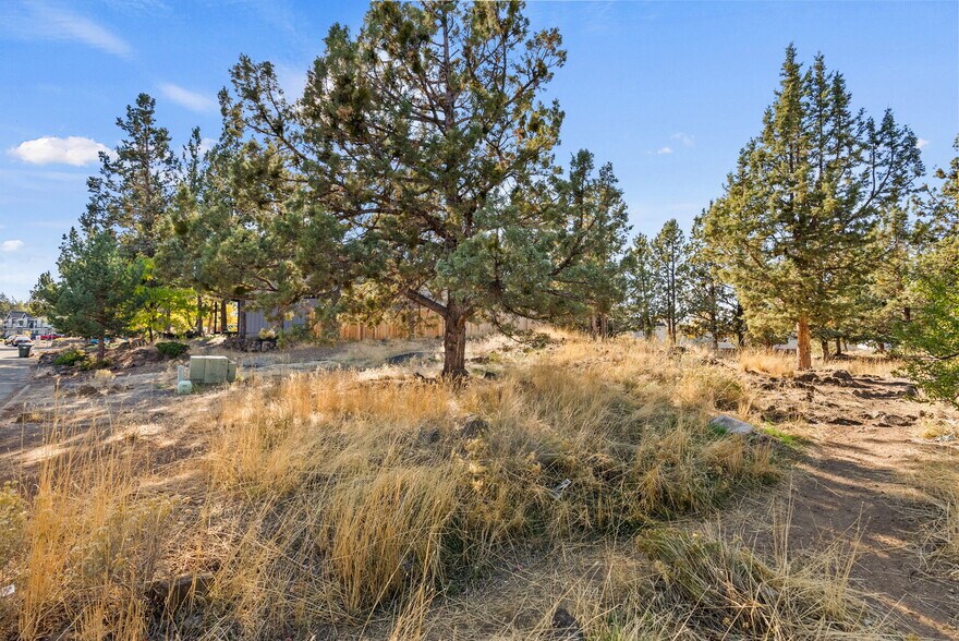 More Photos Of 2101 NE Holliday Ave, Bend Land For Sale