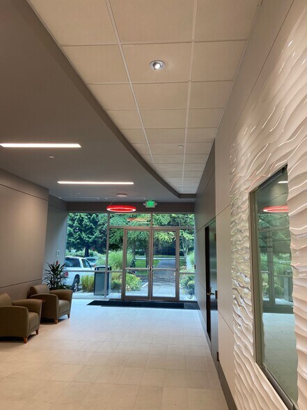 More Photos Of 11714 North Creek Pky N, Bothell Office For Lease