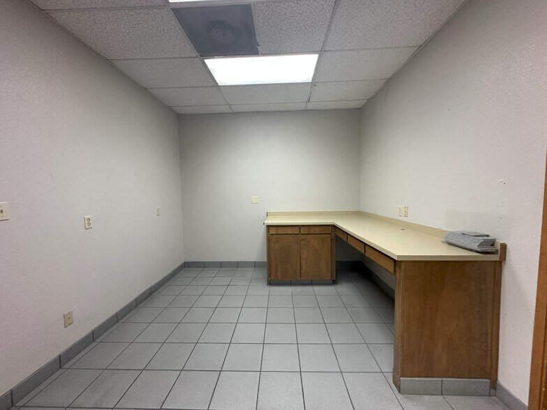 More Photos Of 7746 Lorraine Ave, Stockton Service For Sale