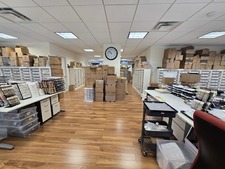 More Photos Of 228 Rivervale Rd, River Vale Office For Sale