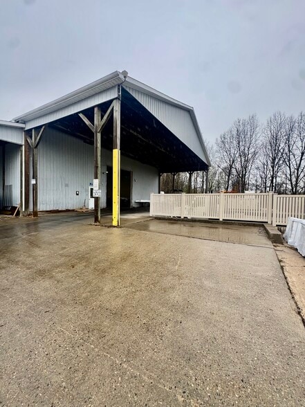 More Photos Of 5260 S Clinton Trl, Eaton Rapids Manufacturing For Sale