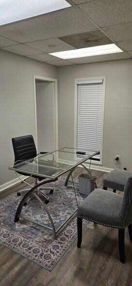 More Photos Of 6424 Lakeover Rd, Jackson Office For Lease