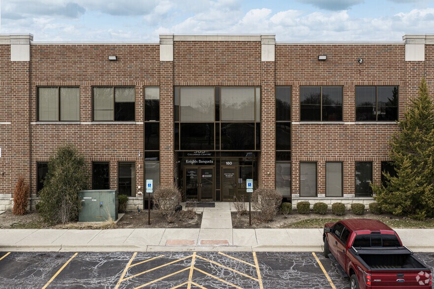 More Photos Of 365 Surryse Rd, Lake Zurich Office For Sale