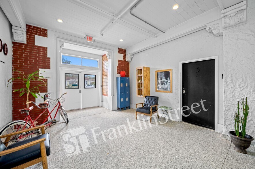 More Photos Of 1090 10th St N, Saint Petersburg Apartments For Sale