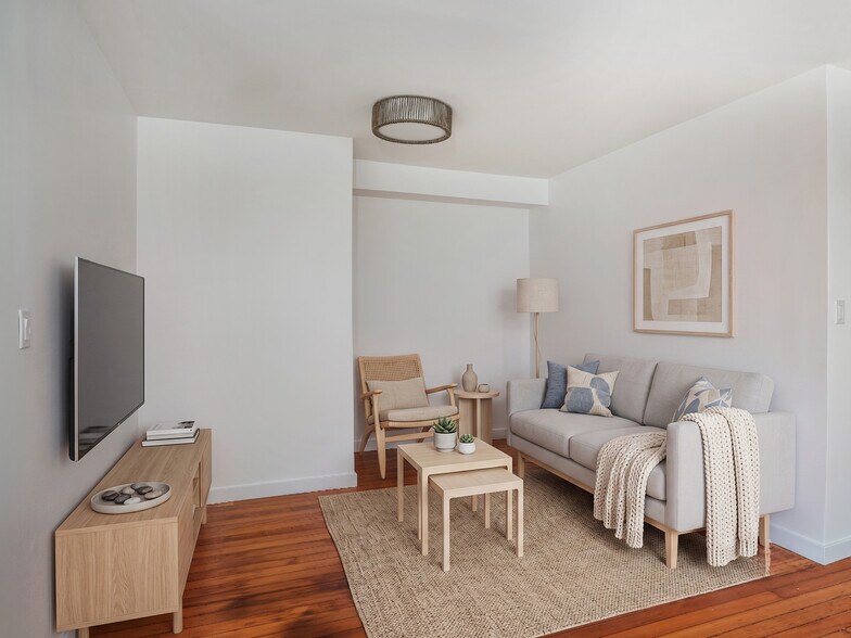More Photos Of 58 Ozone Ave, Venice Specialty For Sale