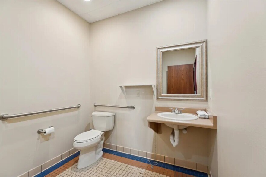 More Photos Of 180 Knights Way, Fond Du Lac Medical For Sale