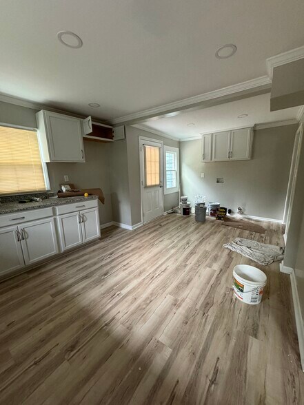 More Photos Of 5755 Stonewall Tell Rd, Atlanta Office For Sale