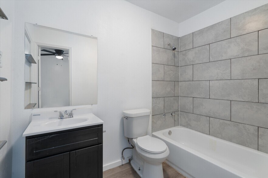 More Photos Of 10205 Old Manchaca Rd, Austin Flex For Lease