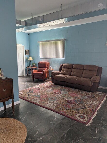 More Photos Of 9012 N Dixie Dr, Dayton Medical For Lease