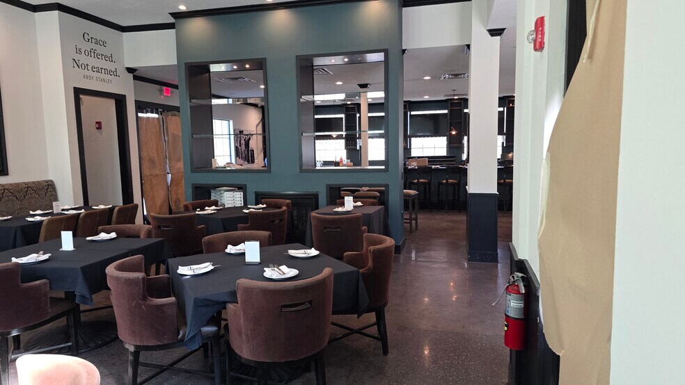 More Photos Of 801 Studewood St, Houston Restaurant For Lease