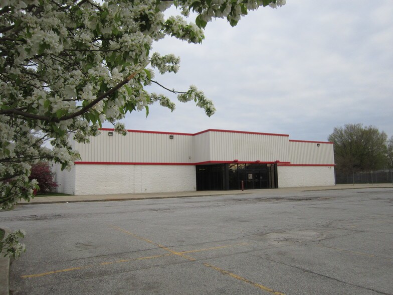 Primary Photo Of 18160 Market Ct, Westfield Freestanding For Lease