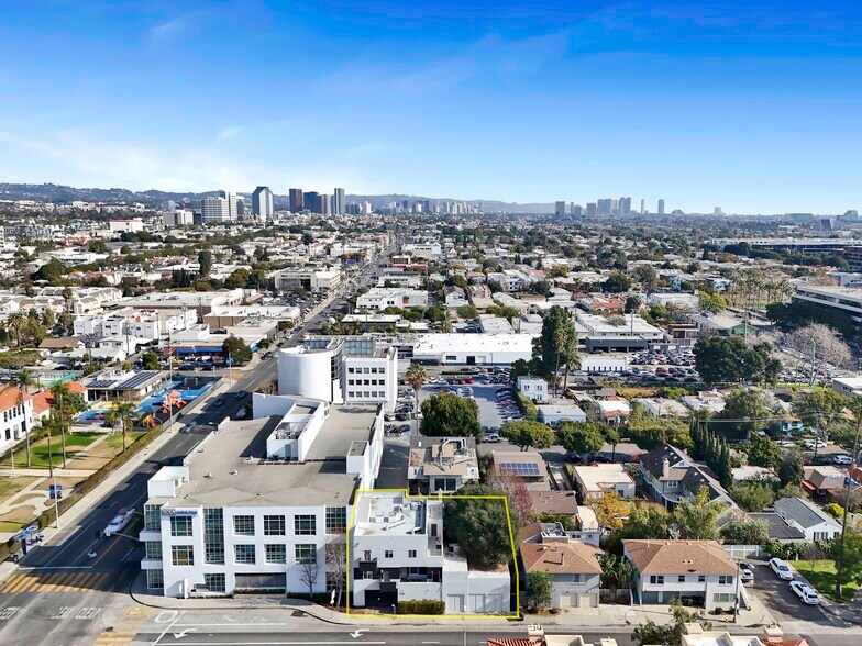 More Photos Of 1411-1413 Cloverfield Blvd, Santa Monica Apartments For Sale
