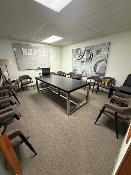 More Photos Of 402 S 333rd St, Federal Way Office Residential For Sale