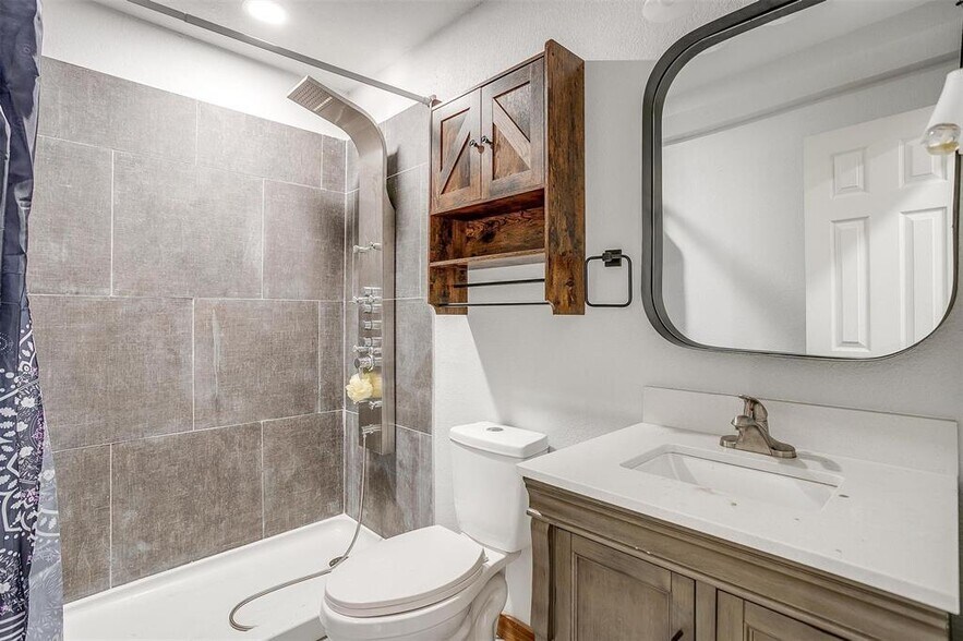 More Photos Of 640 E Highway 199, Springtown Warehouse For Sale