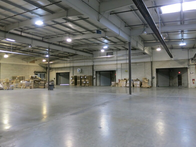 More Photos Of 53 Smith Rd, Middletown Warehouse For Sale