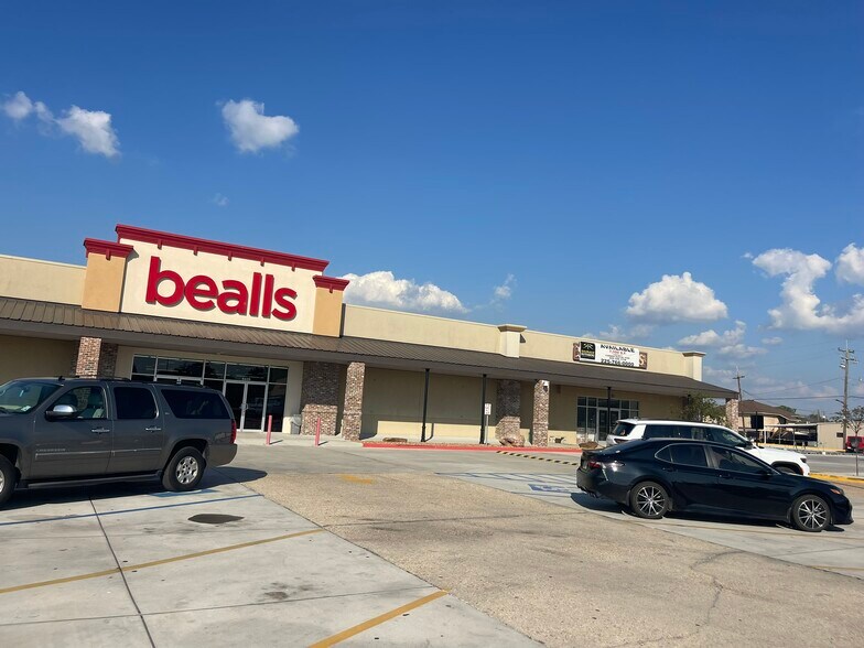 More Photos Of 6433 Highway 182 E, Morgan City Storefront For Lease